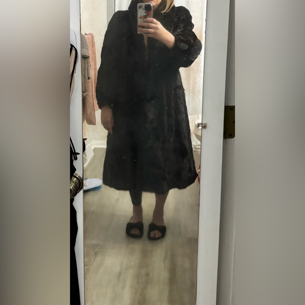 Vintage Saga Mink fur/ Outwear dark brown mink Coat/women size LG-XL (11) - Picture 16 of 17